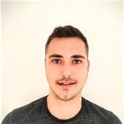 Me defino como una persona dinámica y paciente, con capacidad y experiencia en tratar con personas con potencialidades múltiples.